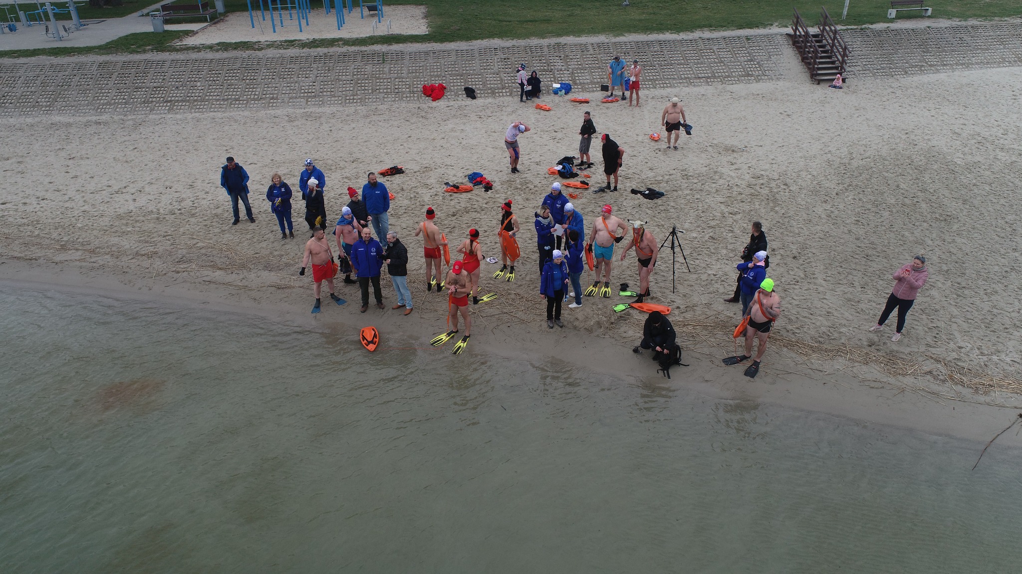 WOPR Zamość wspierał kolegów z Tarnobrzega przy zabezpieczaniu imprezy - zdjęcie z imprezy, na plaży